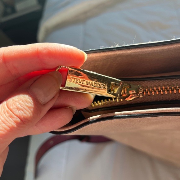 Steve Madden - Tote Satchel computer / work bag - Picture 6 of 10